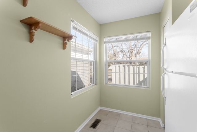 217 Juniper Circle, Streamwood, IL 60107