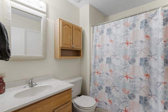 217 Juniper Circle, Streamwood, IL 60107