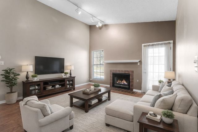 217 Juniper Circle, Streamwood, IL 60107