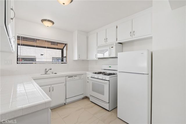 26007 Alizia Canyon Drive A, Calabasas, CA 91302