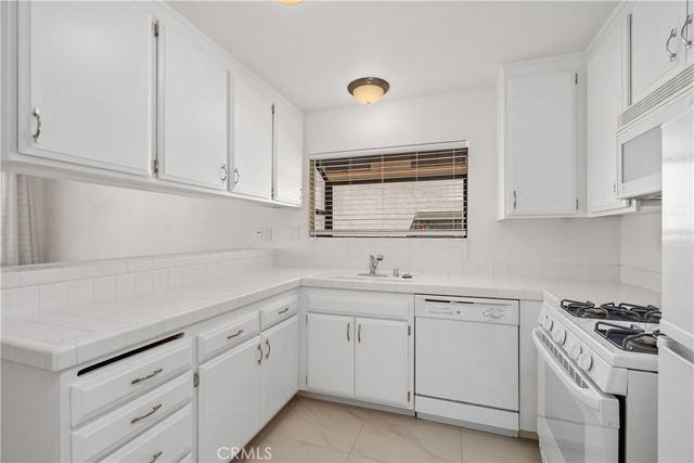 26007 Alizia Canyon Drive A, Calabasas, CA 91302