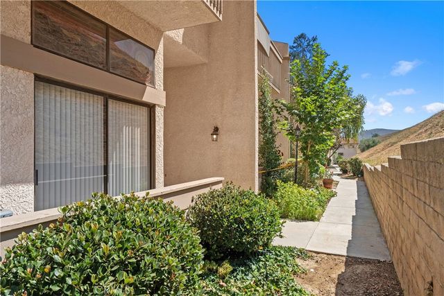 26007 Alizia Canyon Drive A, Calabasas, CA 91302