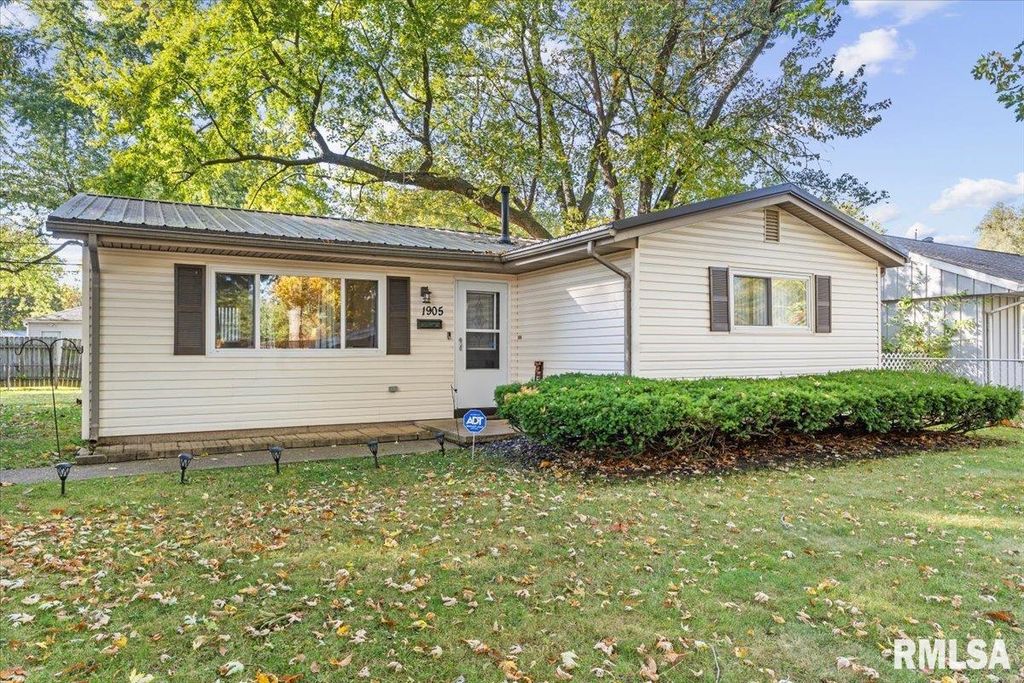 1905 Greentree Road, Springfield, IL 62703