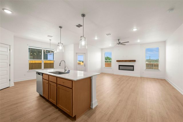 580 Gus LOOP, Georgetown, TX 78626