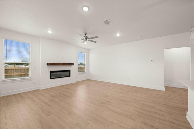 580 Gus LOOP, Georgetown, TX 78626