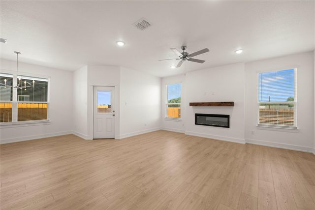 580 Gus LOOP, Georgetown, TX 78626