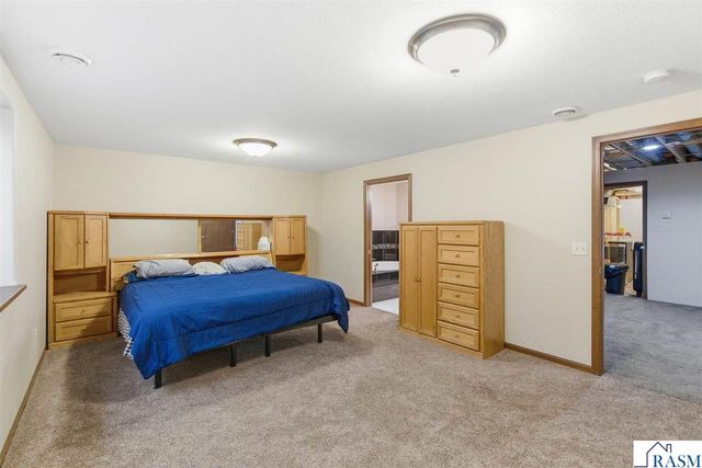 300 Tanager Road, Mankato, MN 56001