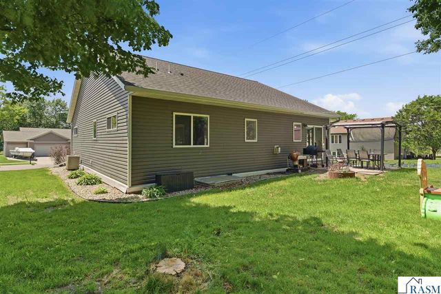 300 Tanager Road, Mankato, MN 56001