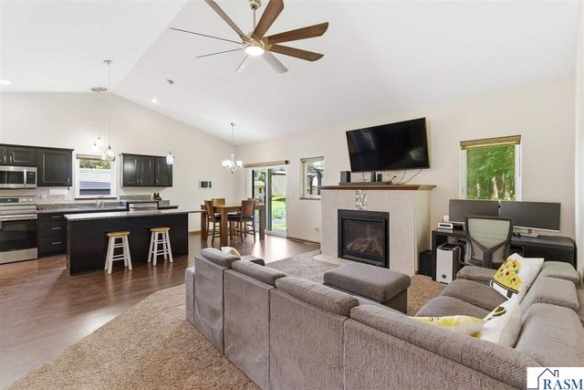 300 Tanager Road, Mankato, MN 56001