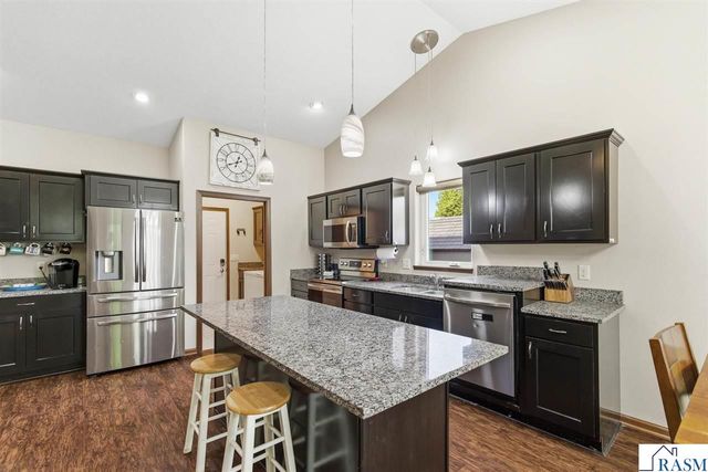 300 Tanager Road, Mankato, MN 56001
