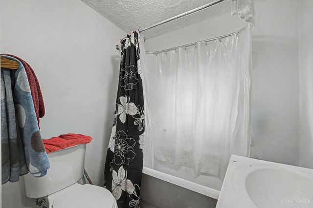 1246 Quebec Road, Cincinnati, OH 45205