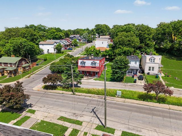 1246 Quebec Road, Cincinnati, OH 45205