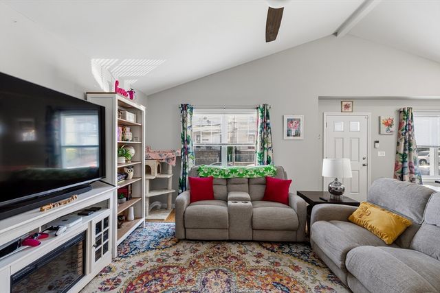 357 County St, Fall River, MA 02723