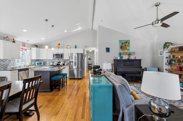 357 County St, Fall River, MA 02723