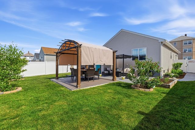 357 County St, Fall River, MA 02723
