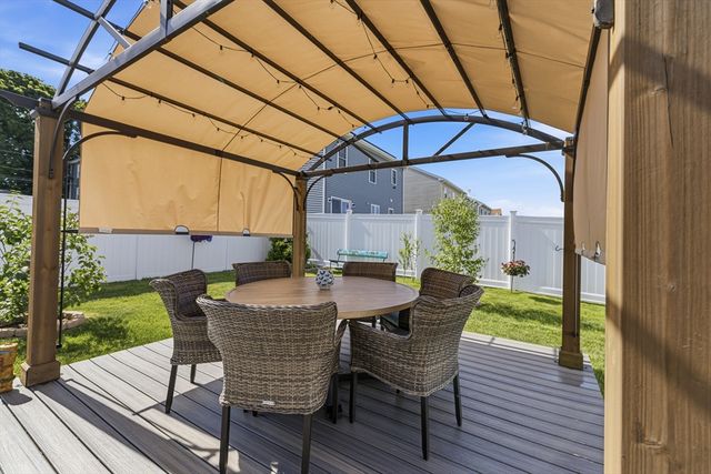 357 County St, Fall River, MA 02723