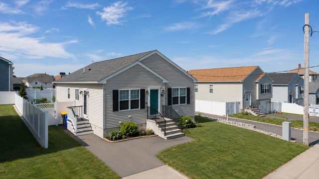 357 County St, Fall River, MA 02723