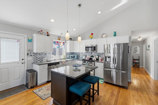 357 County St, Fall River, MA 02723