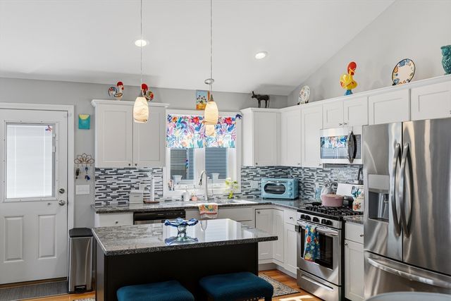 357 County St, Fall River, MA 02723