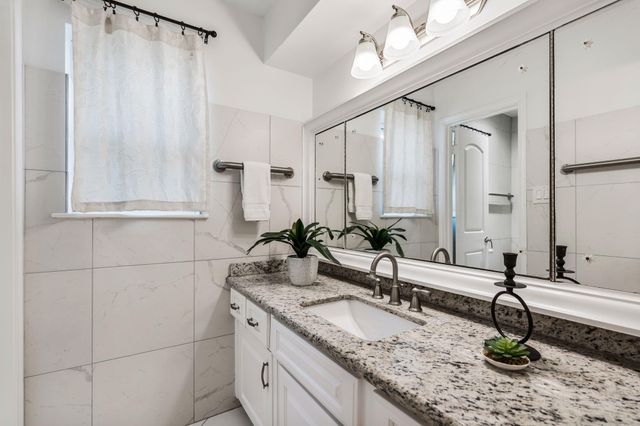 5710 Ariel Street, Houston, TX 77096