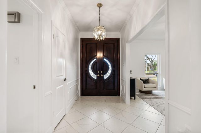 5710 Ariel Street, Houston, TX 77096