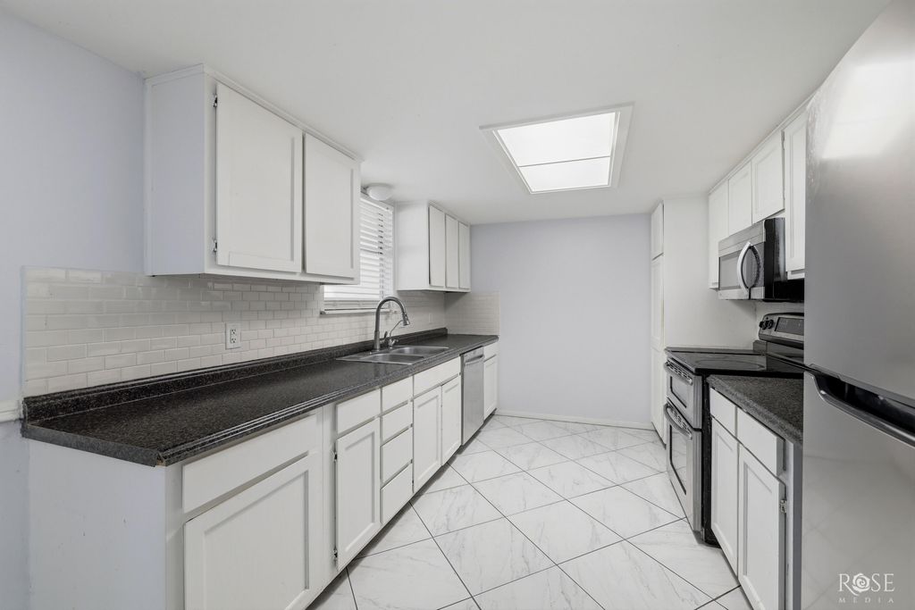 Image 11 of property listing at 3802 Driftwood Drive, San Angelo, TX 76904