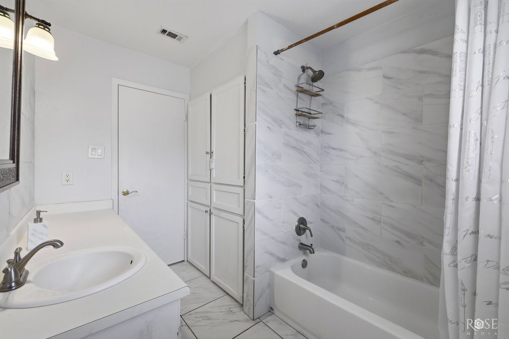 Image 23 of property listing at 3802 Driftwood Drive, San Angelo, TX 76904