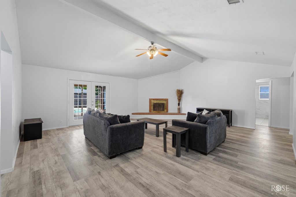 Image 8 of property listing at 3802 Driftwood Drive, San Angelo, TX 76904