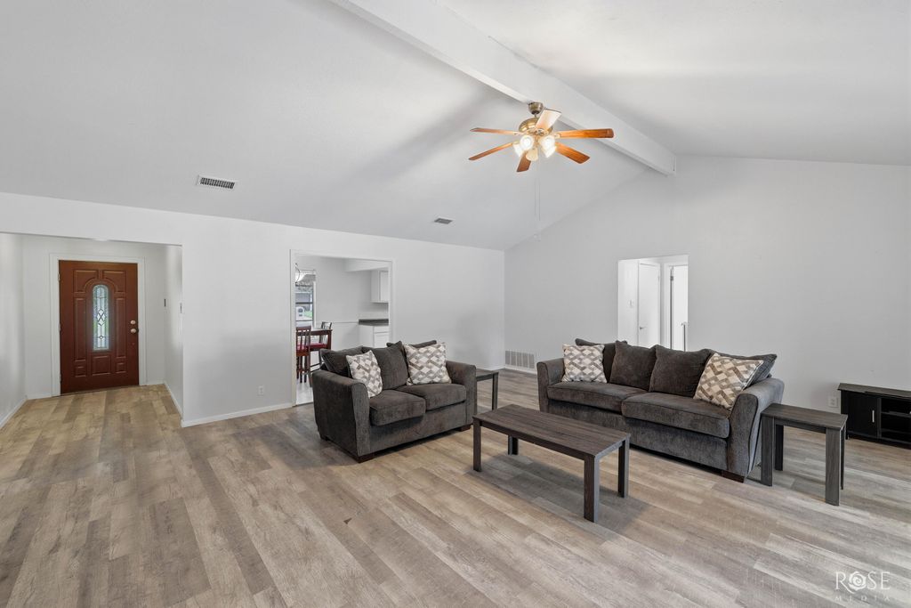 Image 9 of property listing at 3802 Driftwood Drive, San Angelo, TX 76904