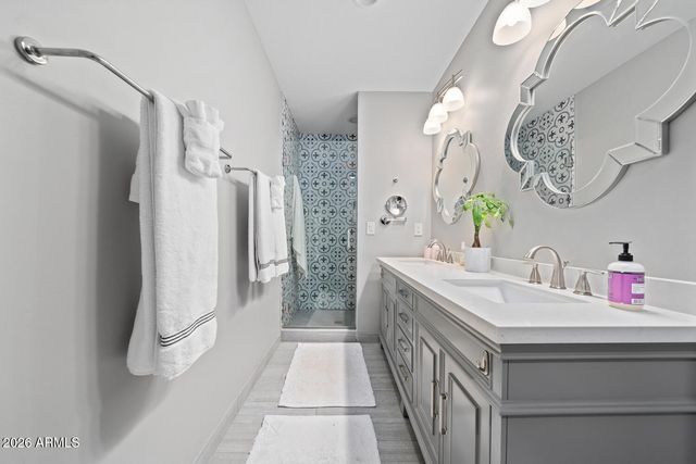 1413 W GLENROSA Avenue, Phoenix, AZ 85013