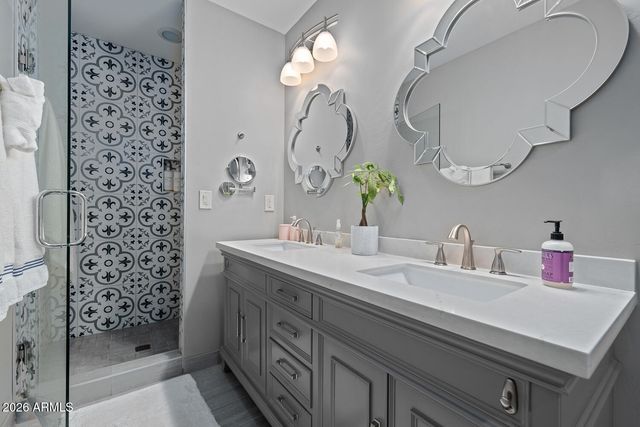 1413 W GLENROSA Avenue, Phoenix, AZ 85013