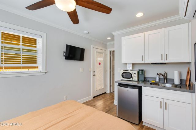 1413 W GLENROSA Avenue, Phoenix, AZ 85013