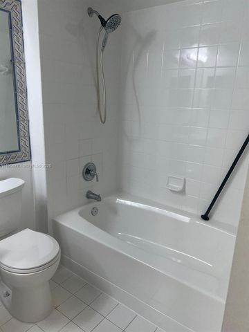 155 NW 96th Ter 2-201, Pembroke Pines, FL 33024