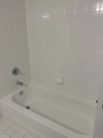 155 NW 96th Ter 2-201, Pembroke Pines, FL 33024