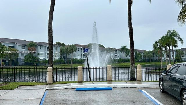 155 NW 96th Ter 2-201, Pembroke Pines, FL 33024