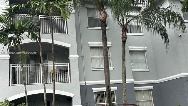 155 NW 96th Ter 2-201, Pembroke Pines, FL 33024