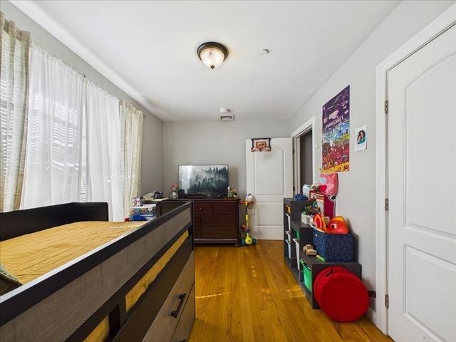 153 Sumner St 1, Quincy, MA 02169