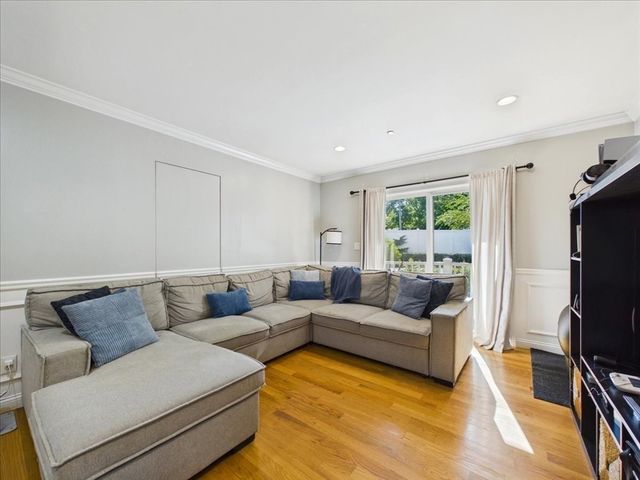 153 Sumner St 1, Quincy, MA 02169