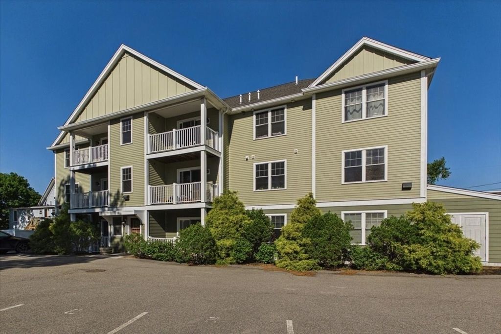 153 Sumner St 1, Quincy, MA 02169