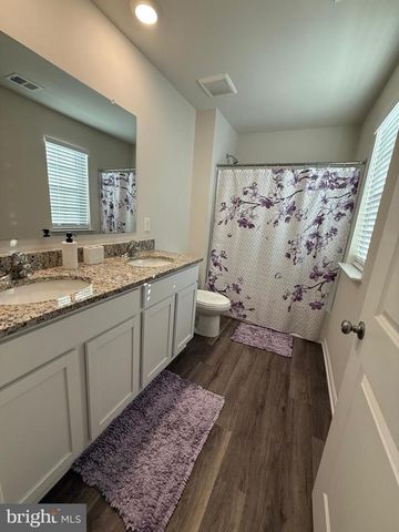 367 CENTERGATE DR, Charles Town, WV 25414