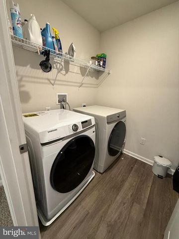 367 CENTERGATE DR, Charles Town, WV 25414