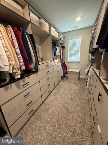 367 CENTERGATE DR, Charles Town, WV 25414