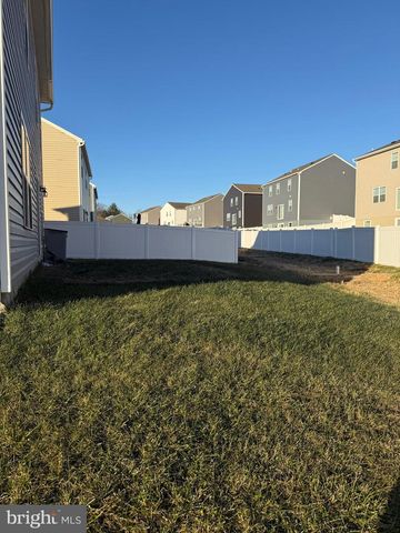 367 CENTERGATE DR, Charles Town, WV 25414