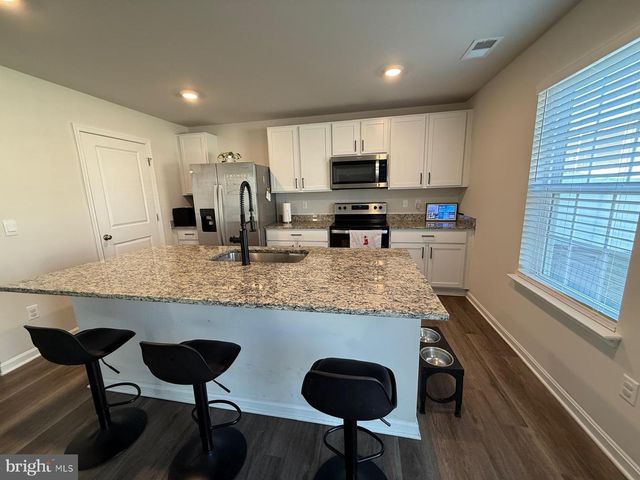 367 CENTERGATE DR, Charles Town, WV 25414