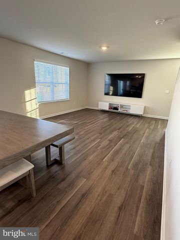 367 CENTERGATE DR, Charles Town, WV 25414