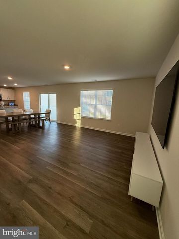 367 CENTERGATE DR, Charles Town, WV 25414