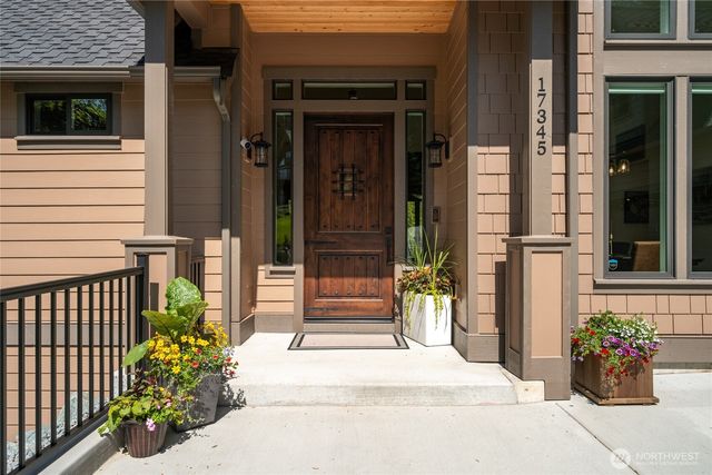 17345 Olympic Pl, Mount Vernon, WA 98274