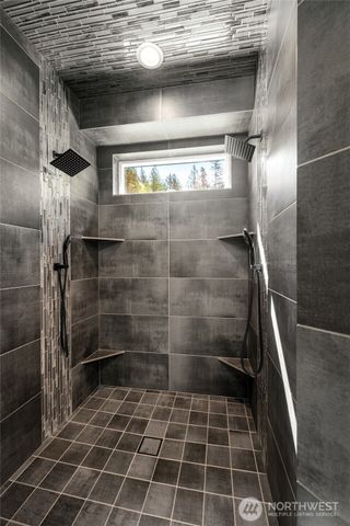 17345 Olympic Pl, Mount Vernon, WA 98274