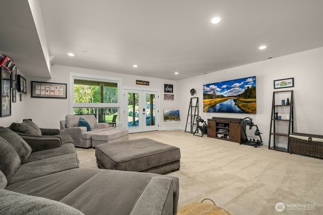 17345 Olympic Pl, Mount Vernon, WA 98274