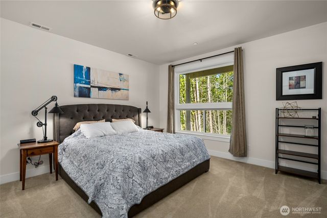 17345 Olympic Pl, Mount Vernon, WA 98274